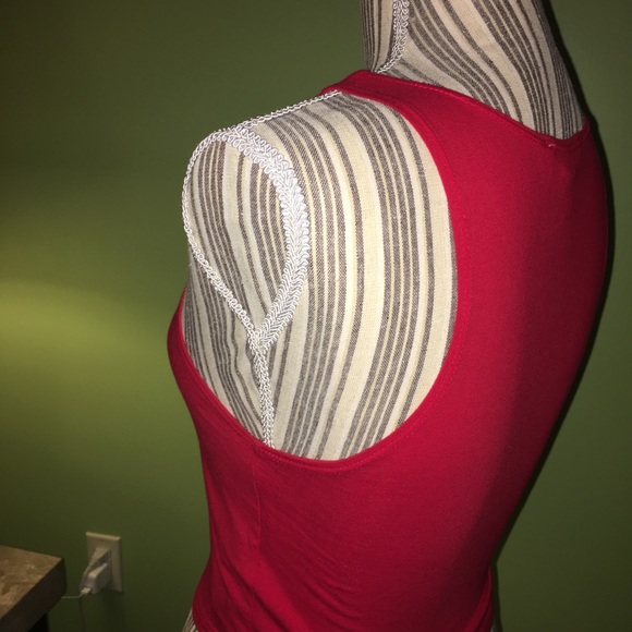 RED CROP TOP - Picture 3 of 4